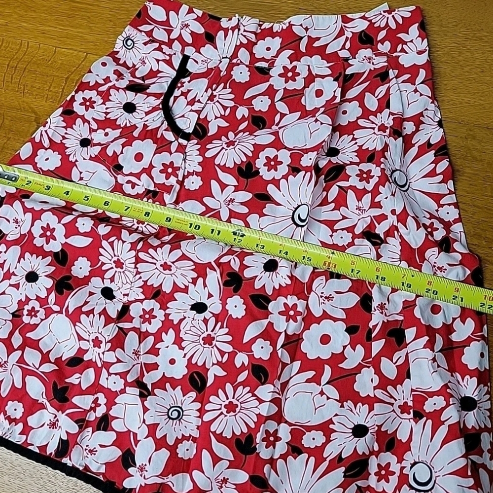 Studio Y Womens Red and White Floral Skirt Waist 27" Length 22.5" 2 Pockets  XS - Picture 3 of 11